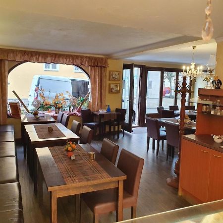 Hotel Zur Traube Freyburg Ngoại thất bức ảnh