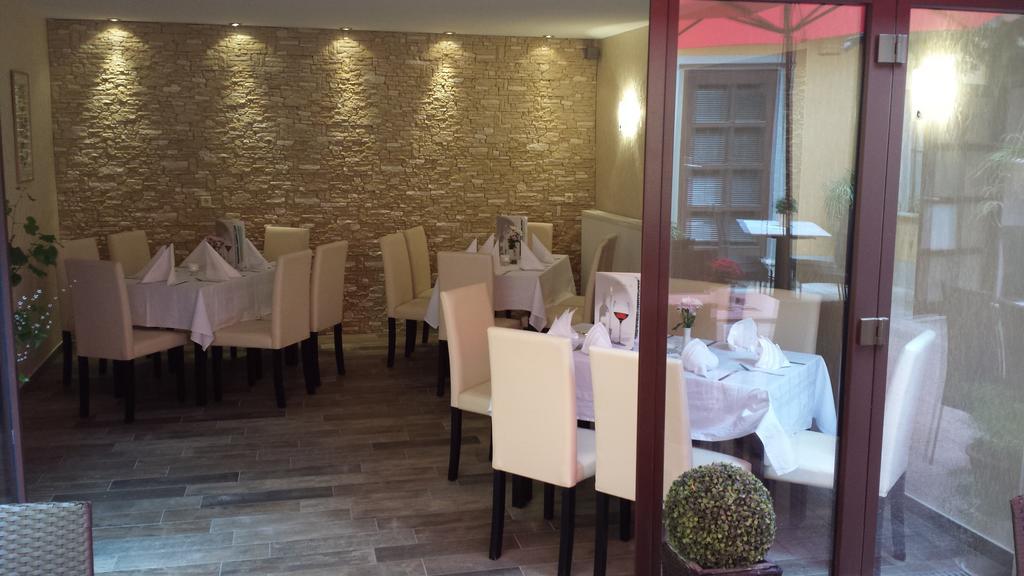 Hotel Zur Traube Freyburg Ngoại thất bức ảnh