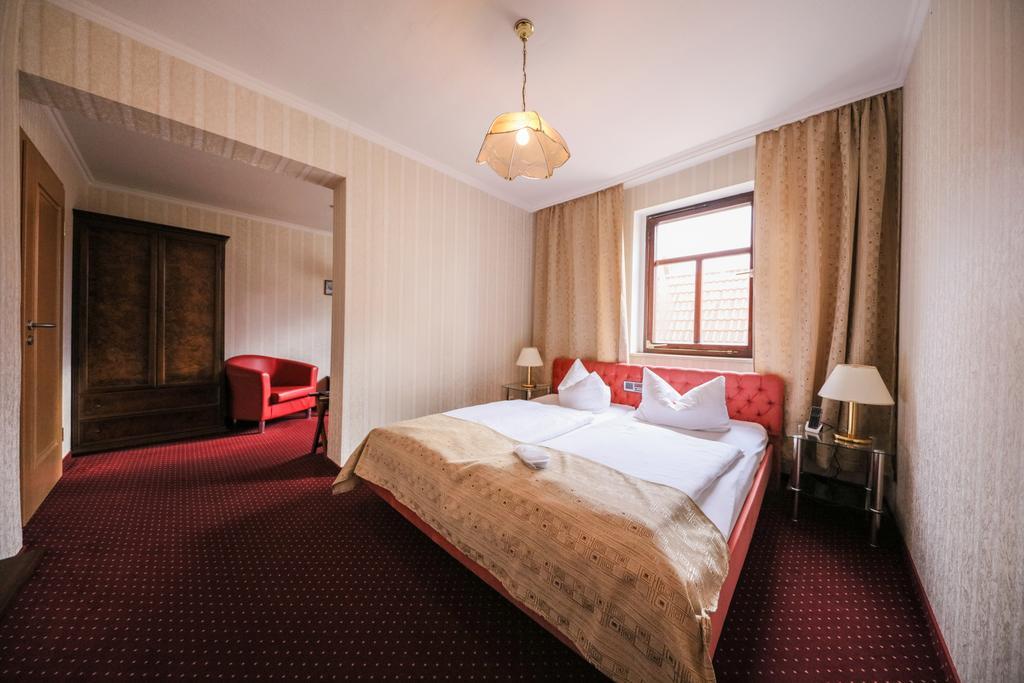 Hotel Zur Traube Freyburg Ngoại thất bức ảnh